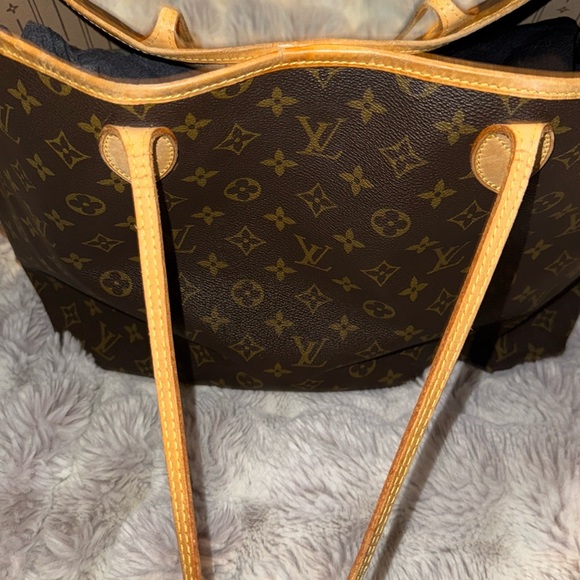 SOLD- Louis Vuitton Neverfull GM - Picture 8 of 16